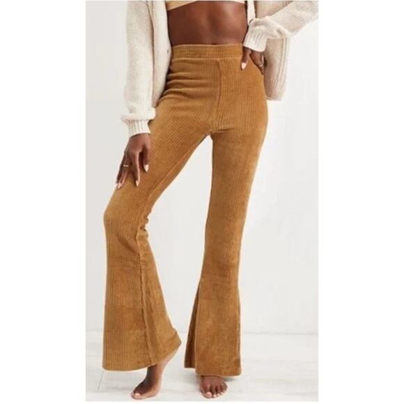 AERIE High Rise Velvety Ribbed Bell Bottom Flare Pants Lounge Pants Size M - Picture 1 of 4